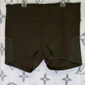 Lululemon Smooth Stride Hot Short